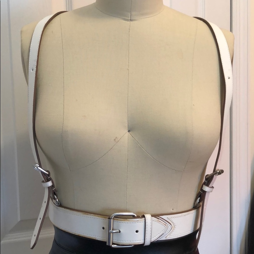 BCBG Maxazria Harness Belt🖤